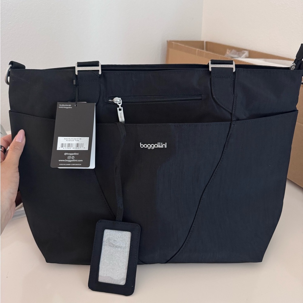 Baggallini Black Avenue Tote